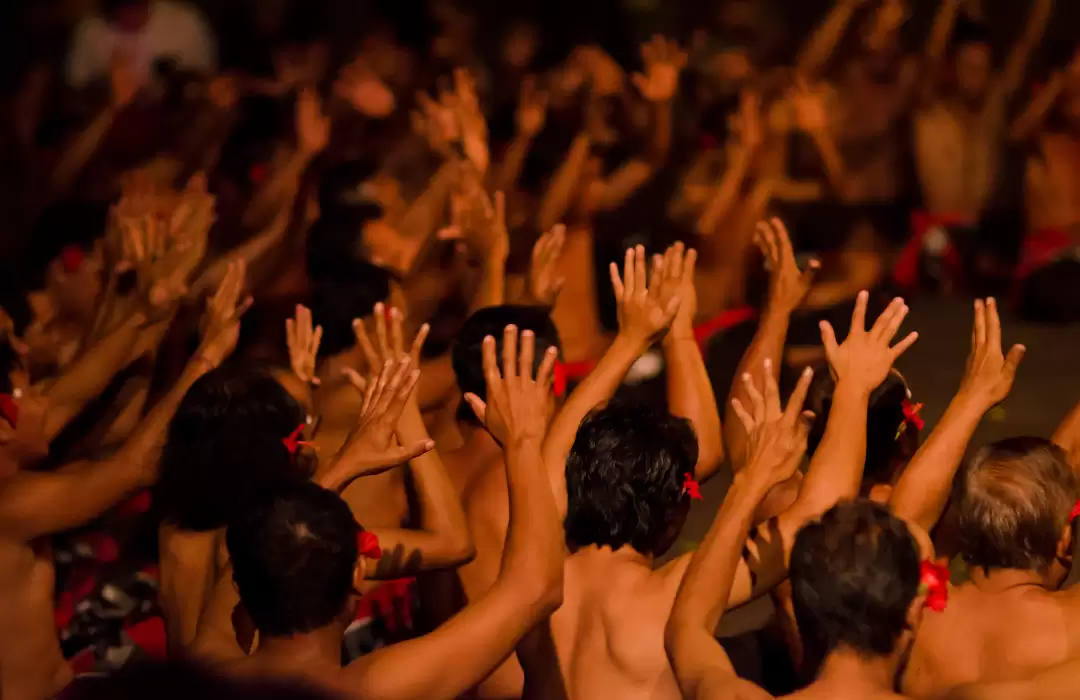 Uluwatu Temple – Kecak Fire Dance with a Sunset Backdrop