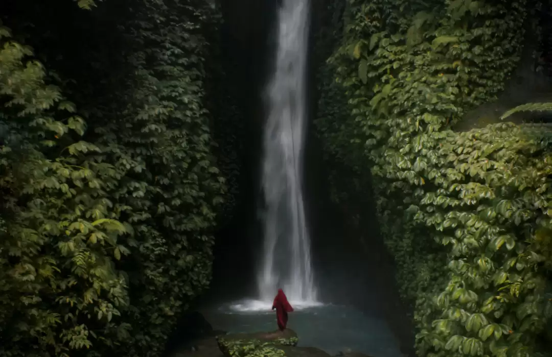 Leke Leke Waterfall – A Narrow Hidden Beauty