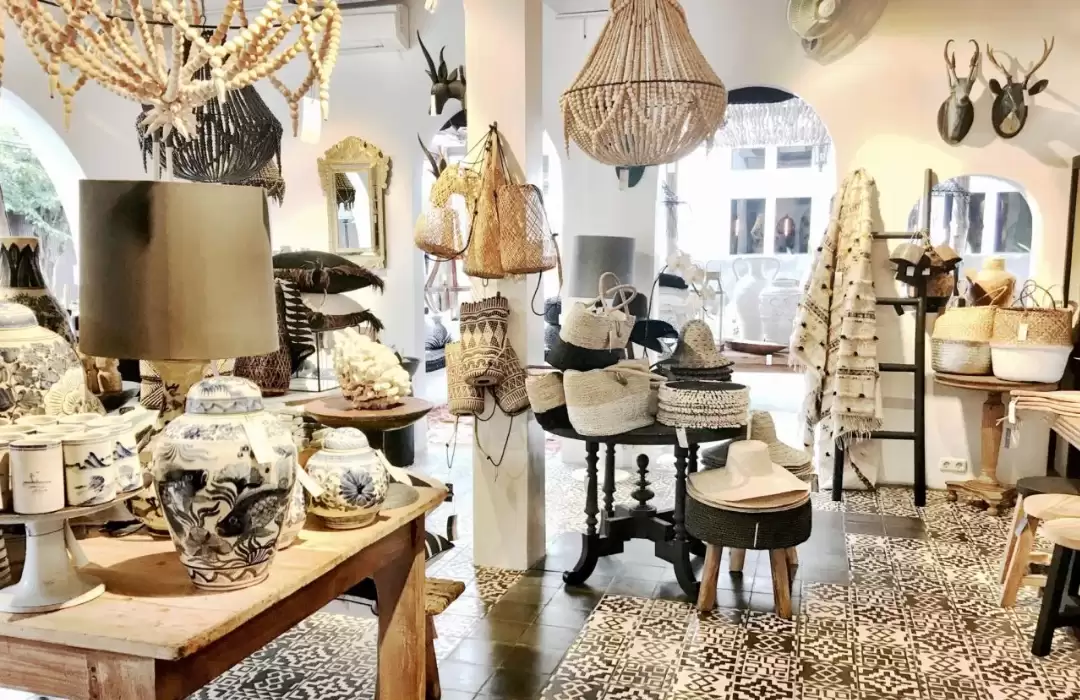 Kim Soo – A Chic Fusion of Fashion and Homeware