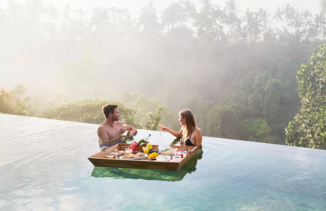 Kamandalu Ubud – A Romantic Jungle Floating Breakfast