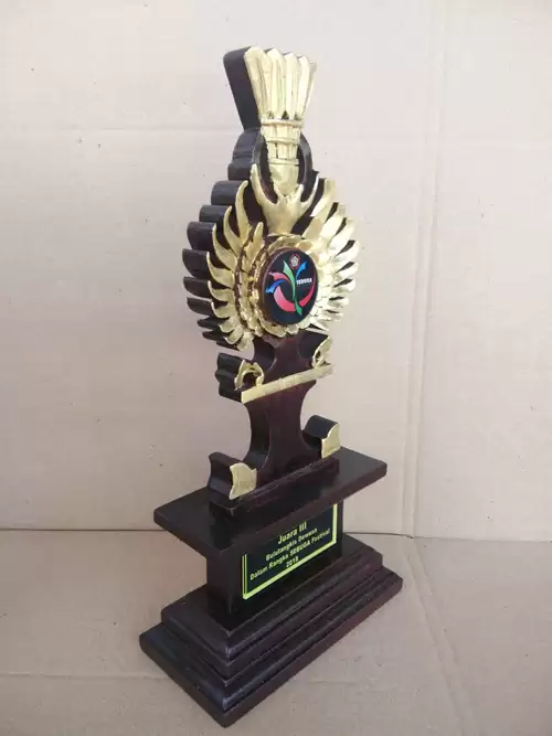 Badminton Trophy with Balinese Carving1