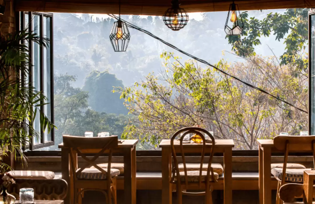 9:30 AM – Breakfast at a Jungle Café in Ubud