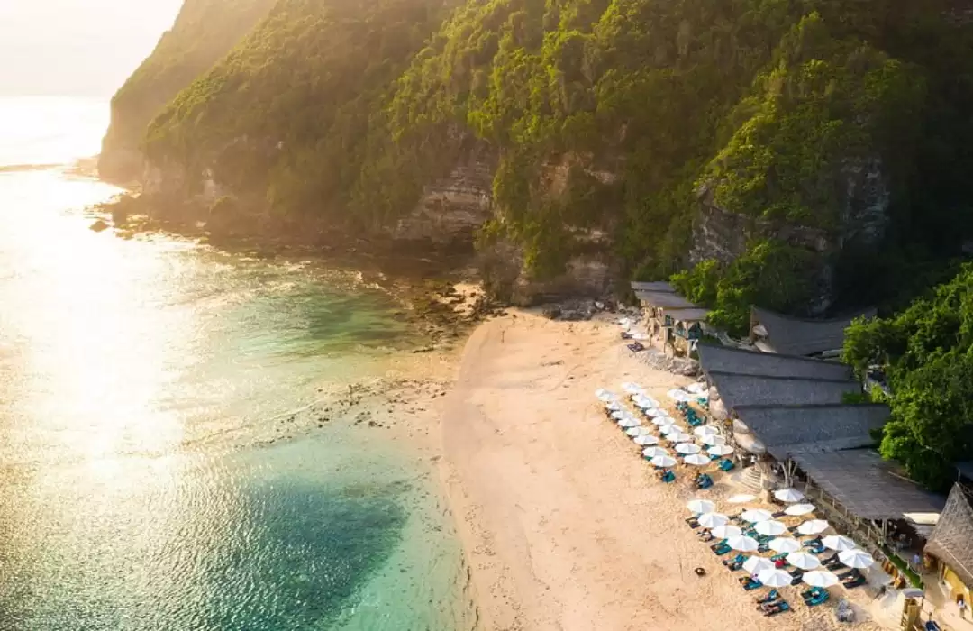 Sundays Beach Club – The Ultimate Private Beach Escape