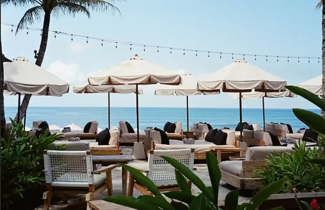 The Lawn – Canggu’s Iconic Beachfront Coffee Spot