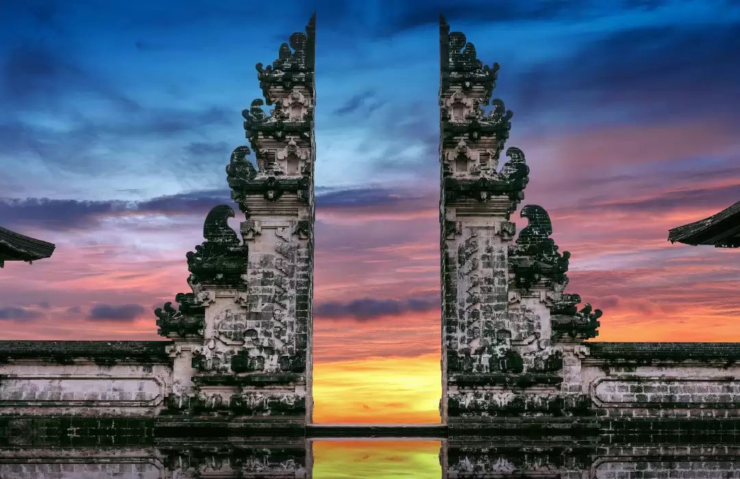 Lempuyang Temple – The Famous “Gates of Heaven” at Sunrise
