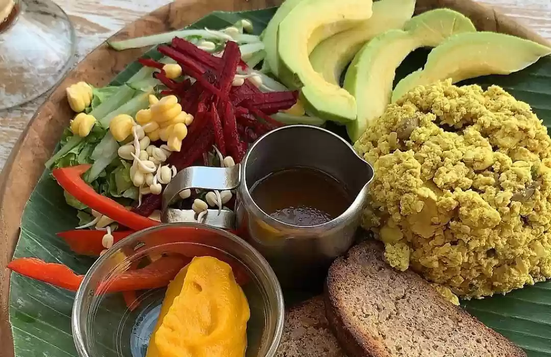 Earth Café – A Bali Institution for Organic Plant-Based Dining