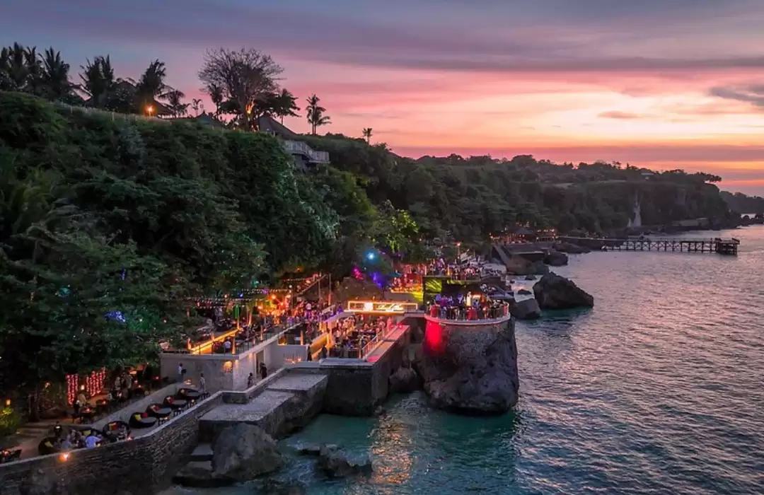 The Rock Bar – Sunset Dining with Cliffside Views