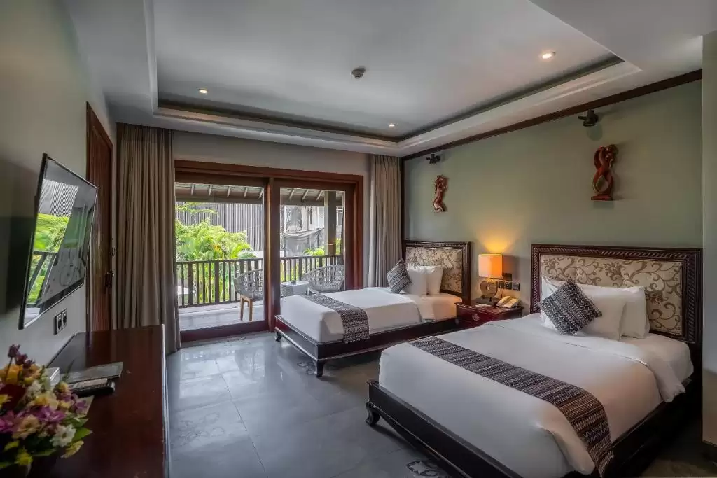 Suite Twin Room with Pool View