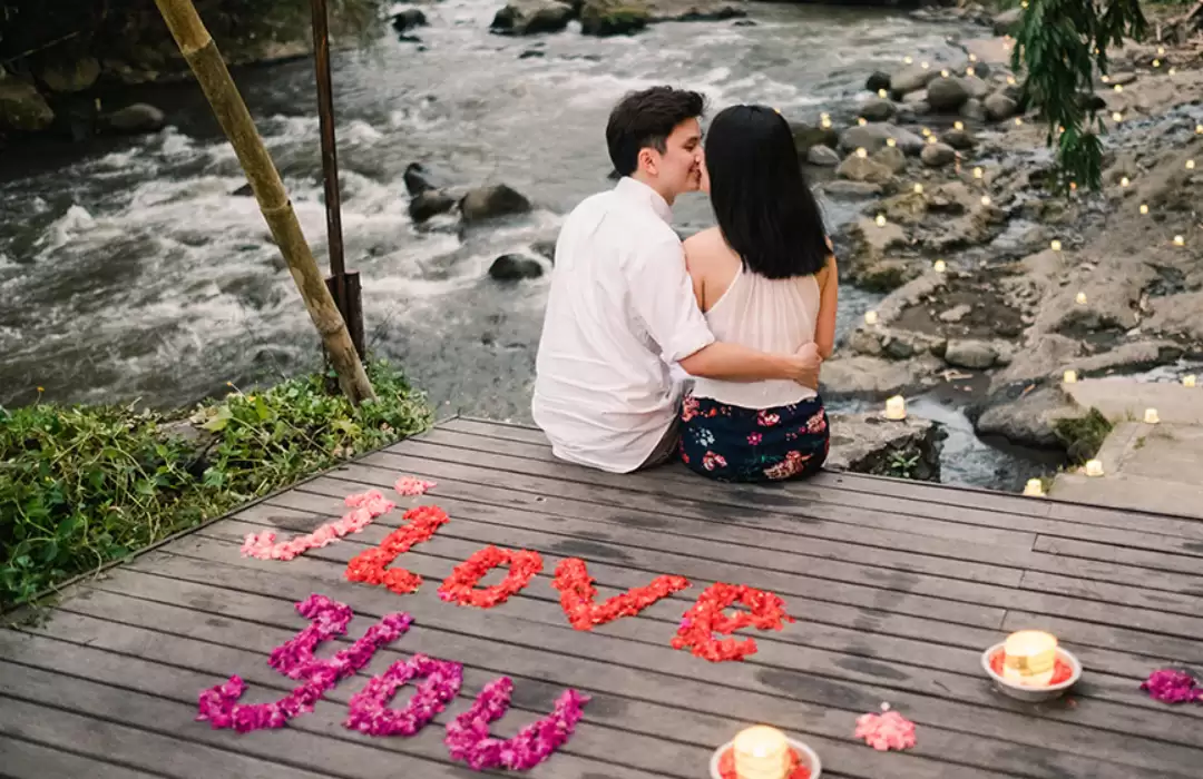 Swept Away – Romantic Dinner by the River in Ubud