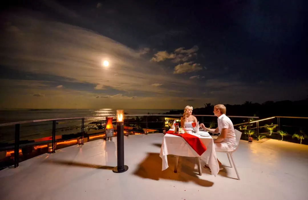 Sunset Cruise: A Romantic Evening on the Water