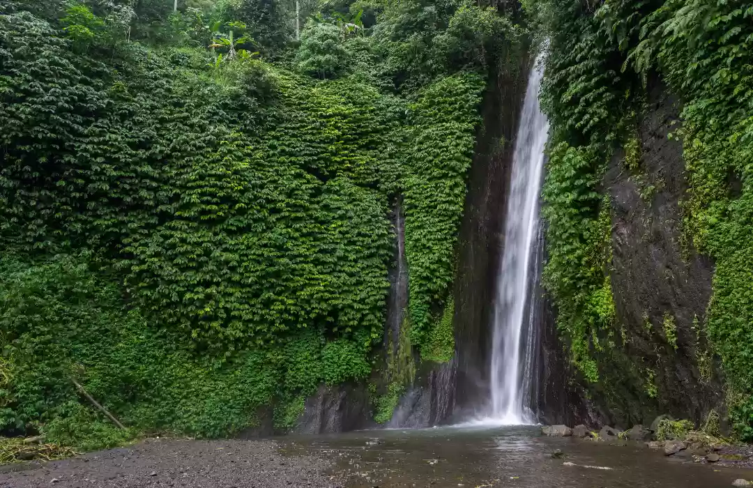 The Hidden Waterfalls of Munduk – A Jungle Trek to Tranquility