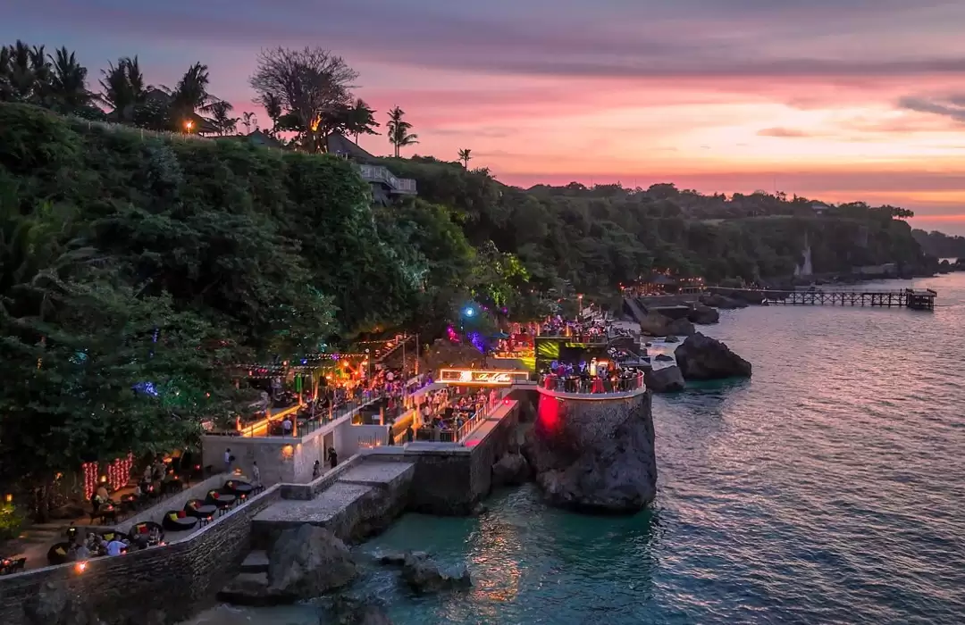 The Rock Bar – Ayana Resort, Jimbaran: Luxury Wine Experience