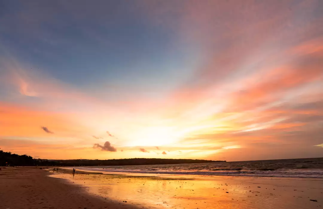Jimbaran Bay – A Romantic Sunset by the Sea