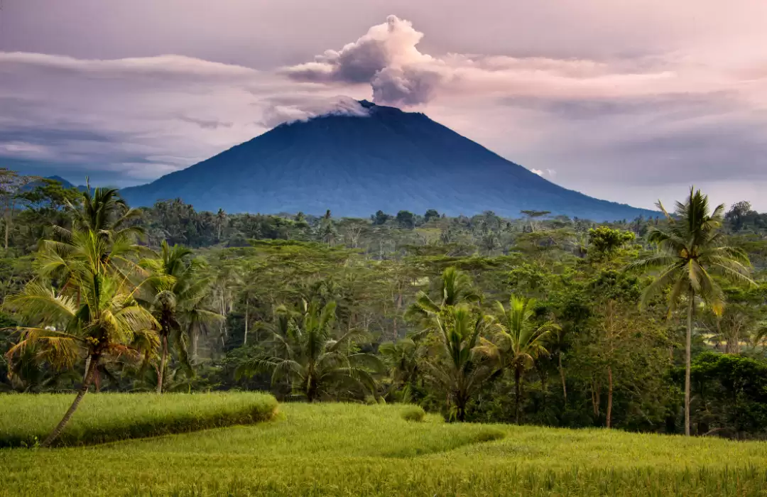 Mount Agung – Bali’s Majestic Peak for Stargazing and Spiritual Connection