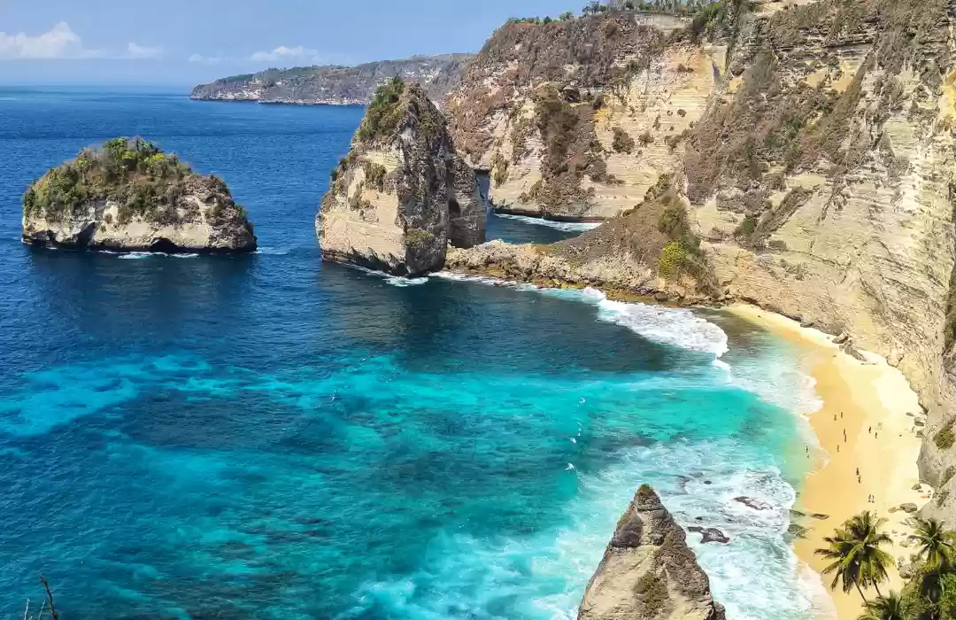 Diamond Beach: Secluded Beauty