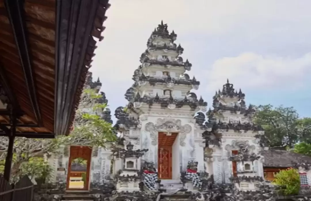 Pura Penataran Ped: The Island’s Spiritual Heart