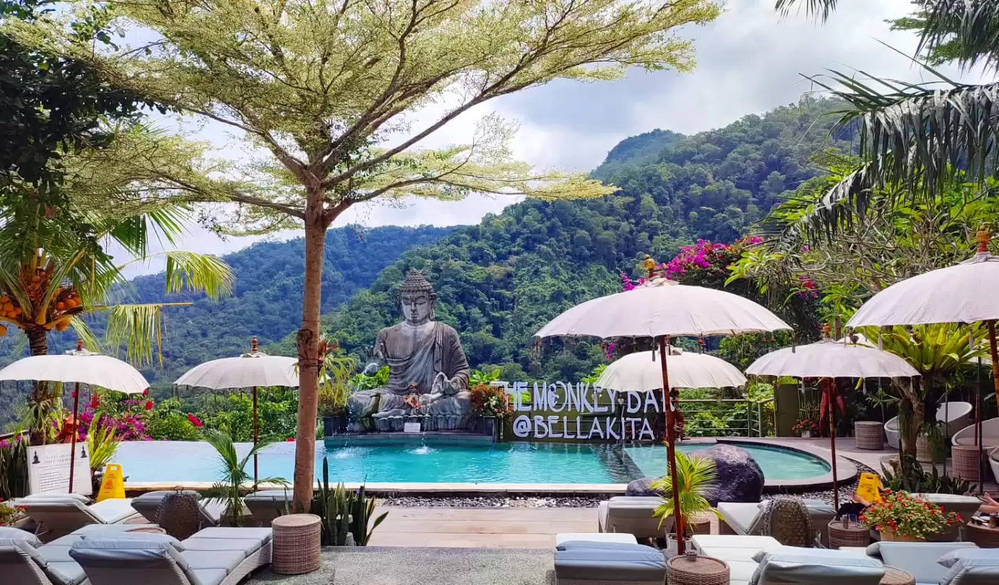 Blue Lagoon Snorkeling and Monkey Bar