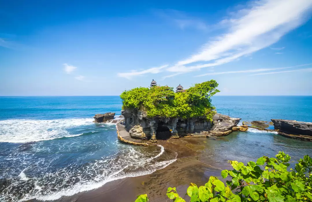 Pura Tanah Lot – Bali’s Iconic Sea Temple