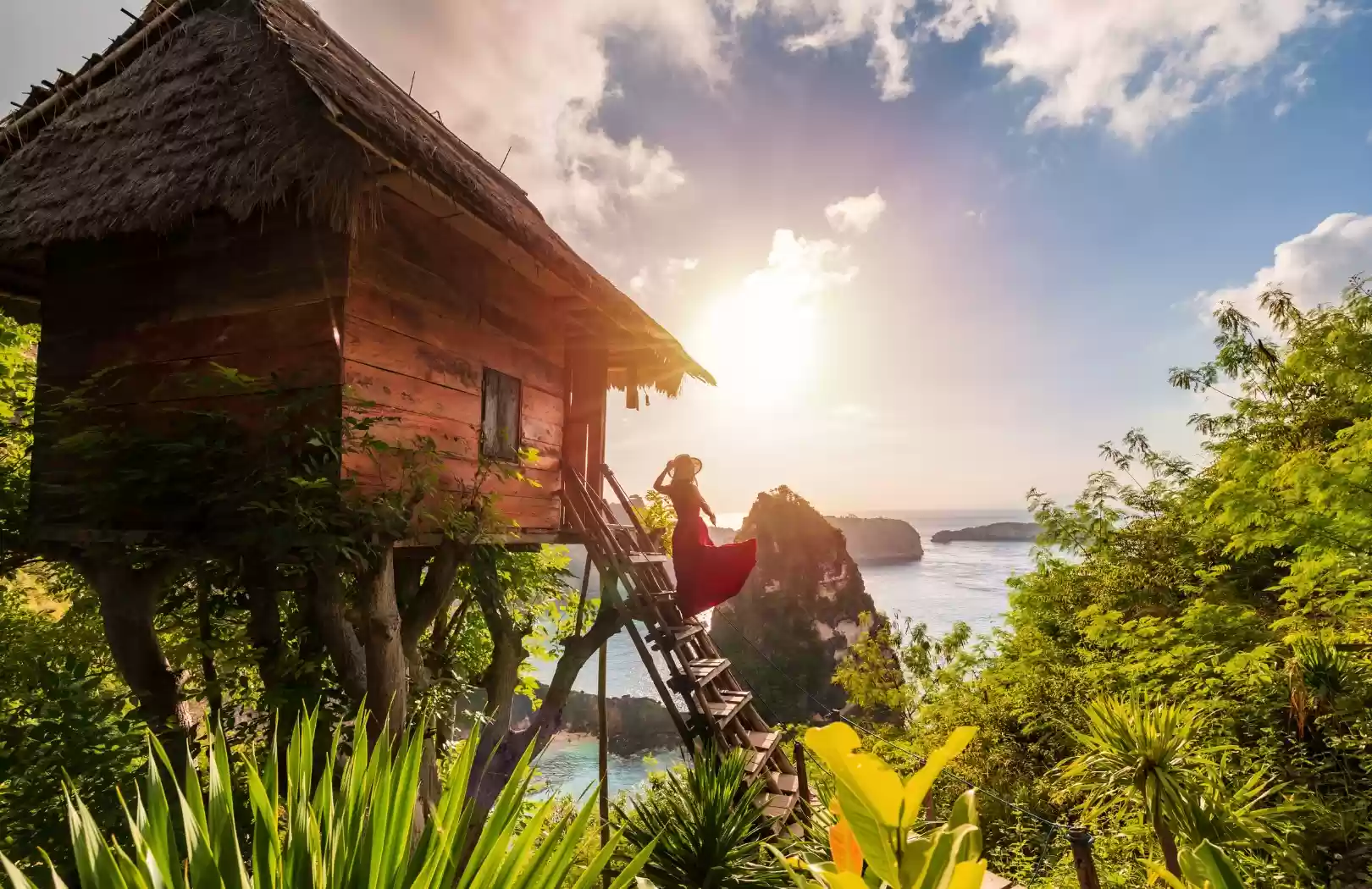 Private East Nusa Penida Tour: Clifftop Views, Beaches & Treehouse