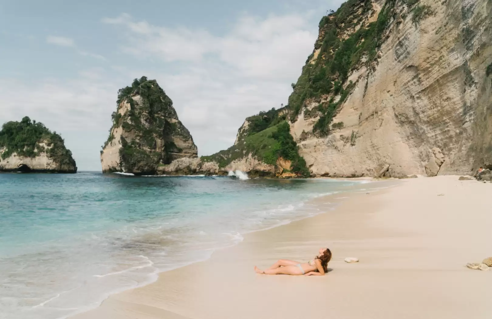Private East Nusa Penida Tour: Clifftop Views, Beaches & Treehouse