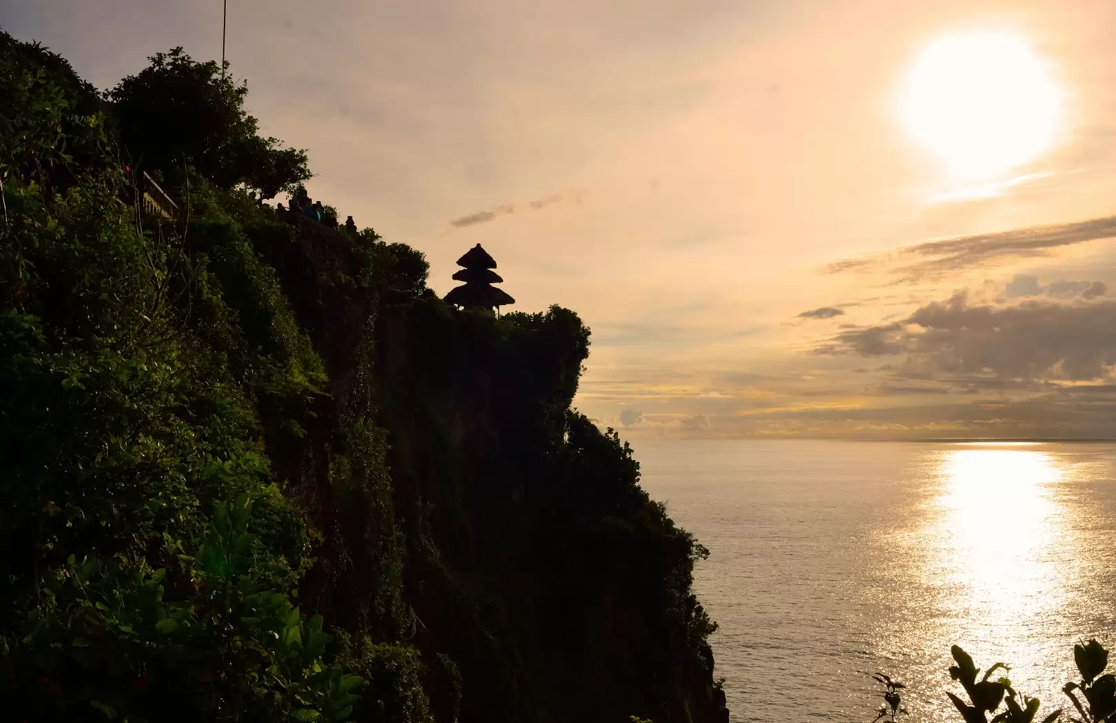 Uluwatu Cliff Sunset Tour: Beach, Temple & Kecak Fire Dance