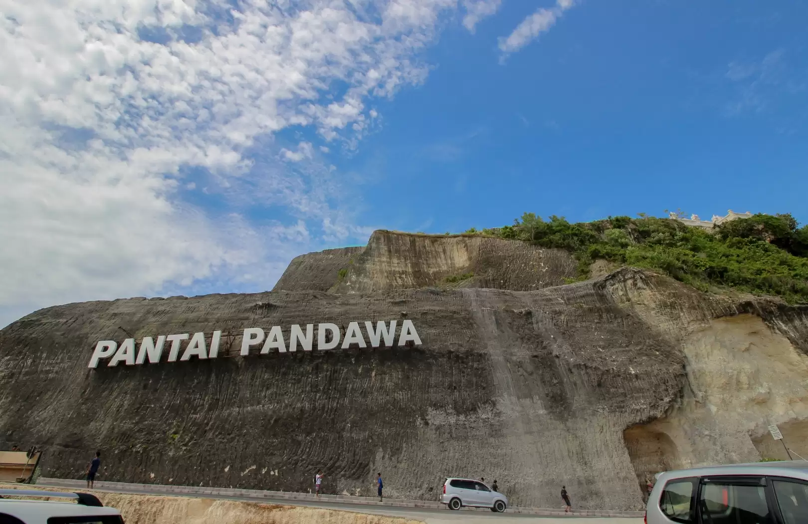 Uluwatu Sunset Escape: Beach, Cliff Temple & Kecak Fire Dance
