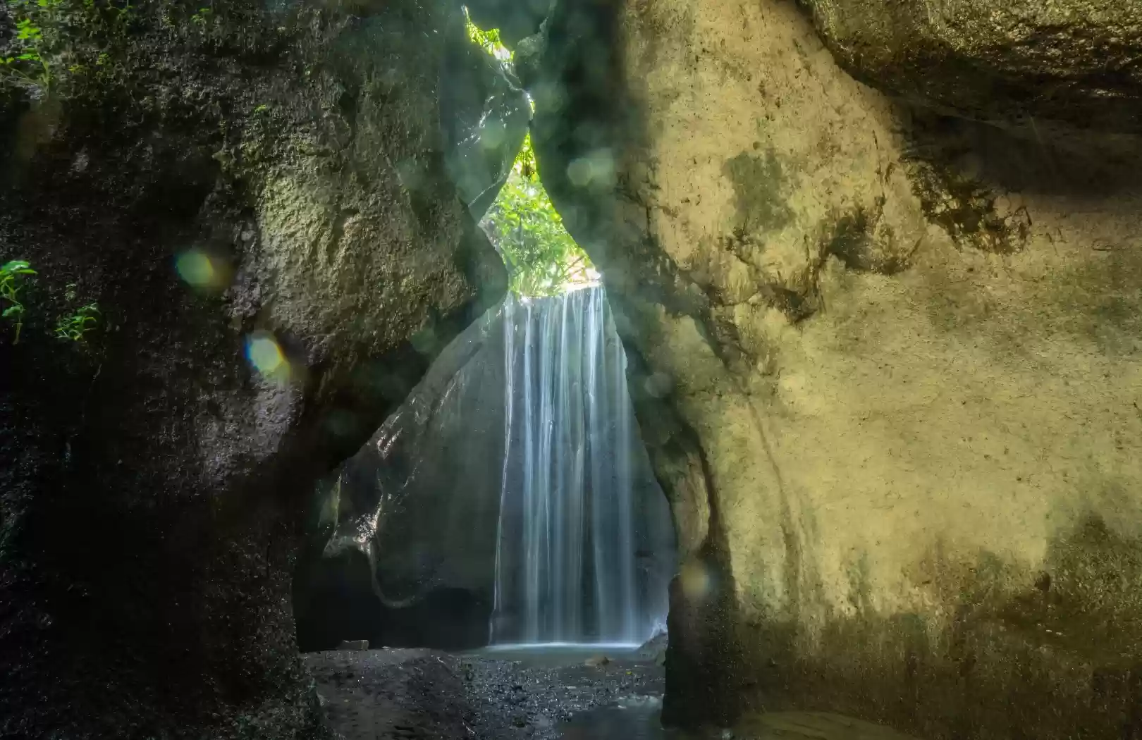 Hidden Waterfall Adventure: Tukad Cepung, Tibumana & Tegenungan