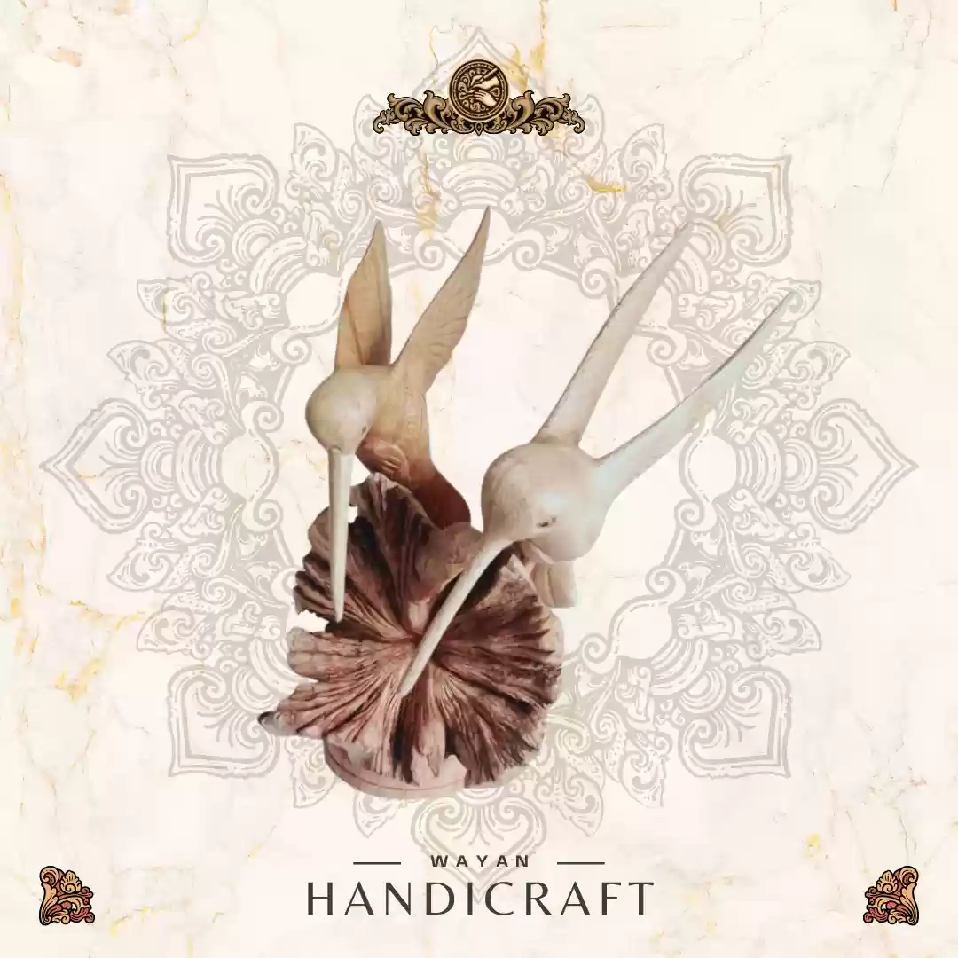 Hummingbird on Parasit Wood