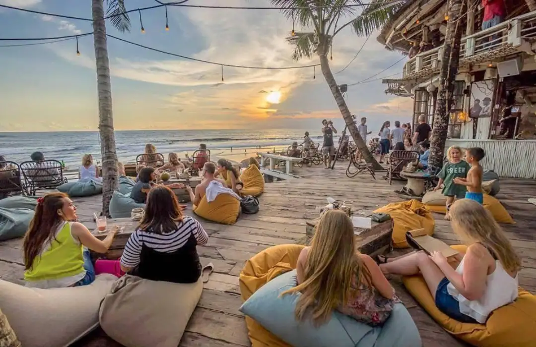 The Ultimate Guide to Canggu Beach Clubs - Sunset, Dining, and Luxury Vibes