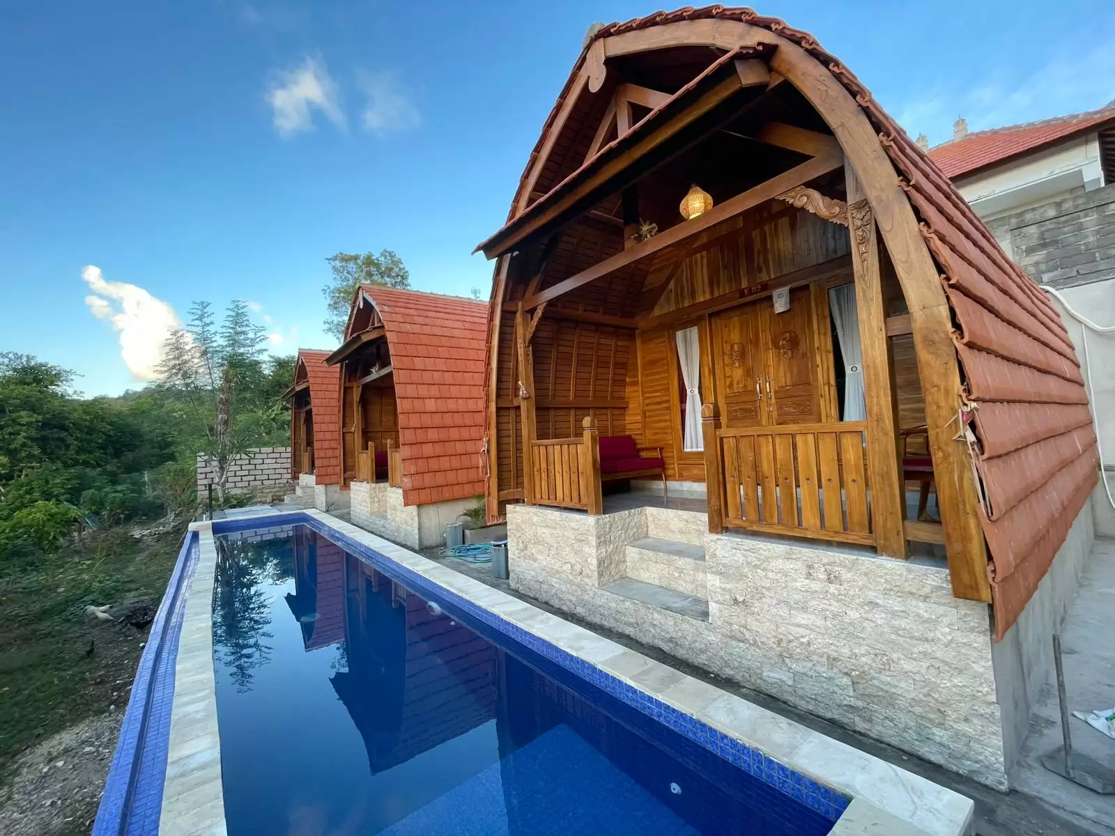 Queen Room with Pool Access 