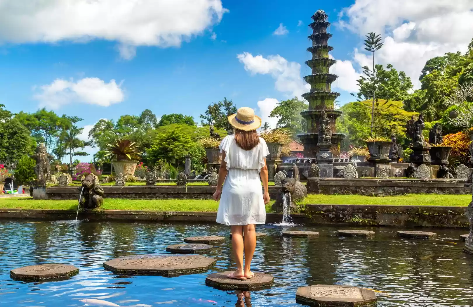 Bali Iconic Spots Tour: Heaven Gate, Waterfalls & Swing