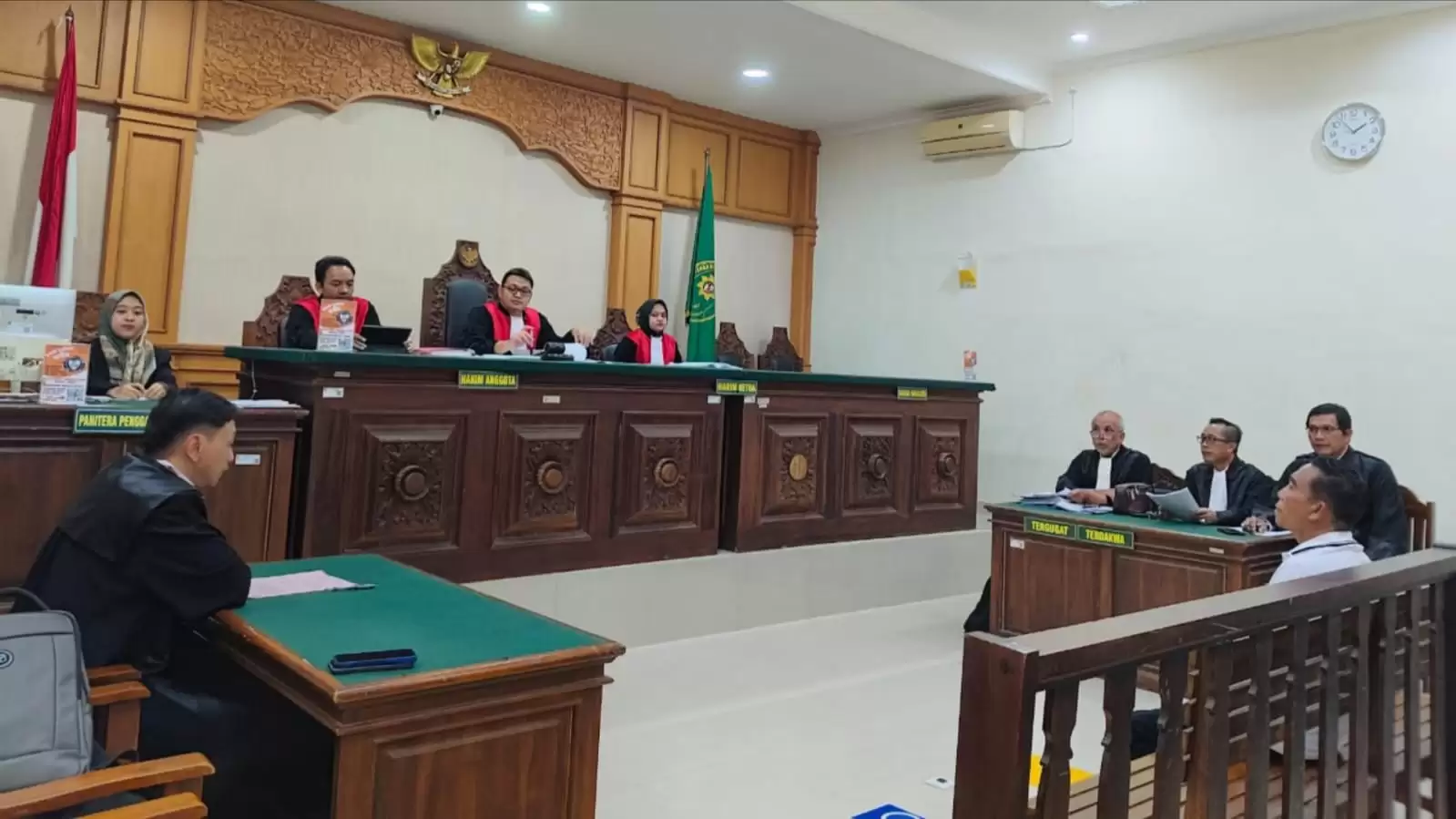 Sidang Perdana Perkara Jurnalis Di Jembrana, Juga Terungkap Fakta BWS Nyatakan SPBU Langgar Sempadan Sungai