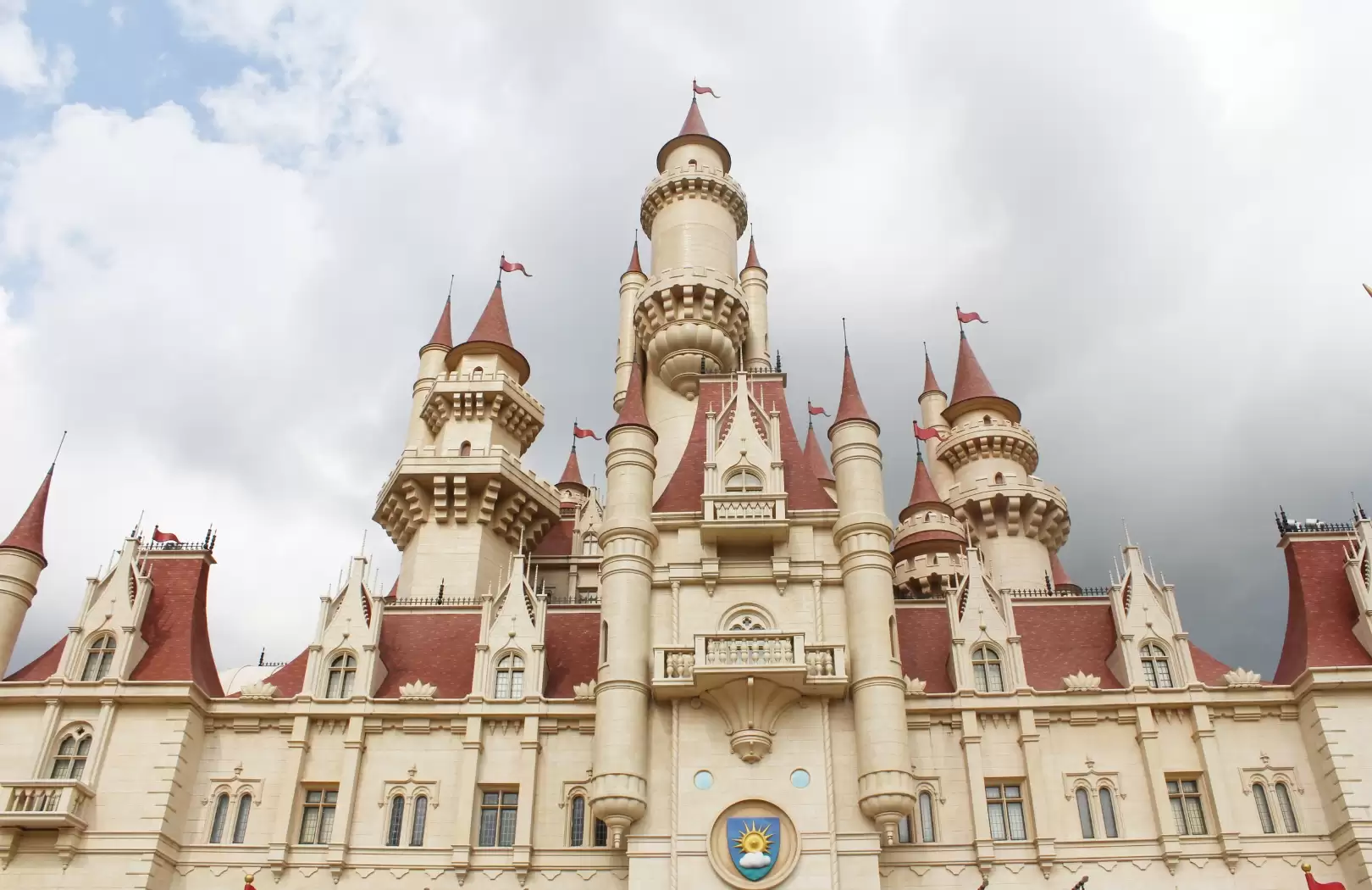 Beijing Universal Studio & Shanghai Disneyland Tour – 8 Days 6 Nights