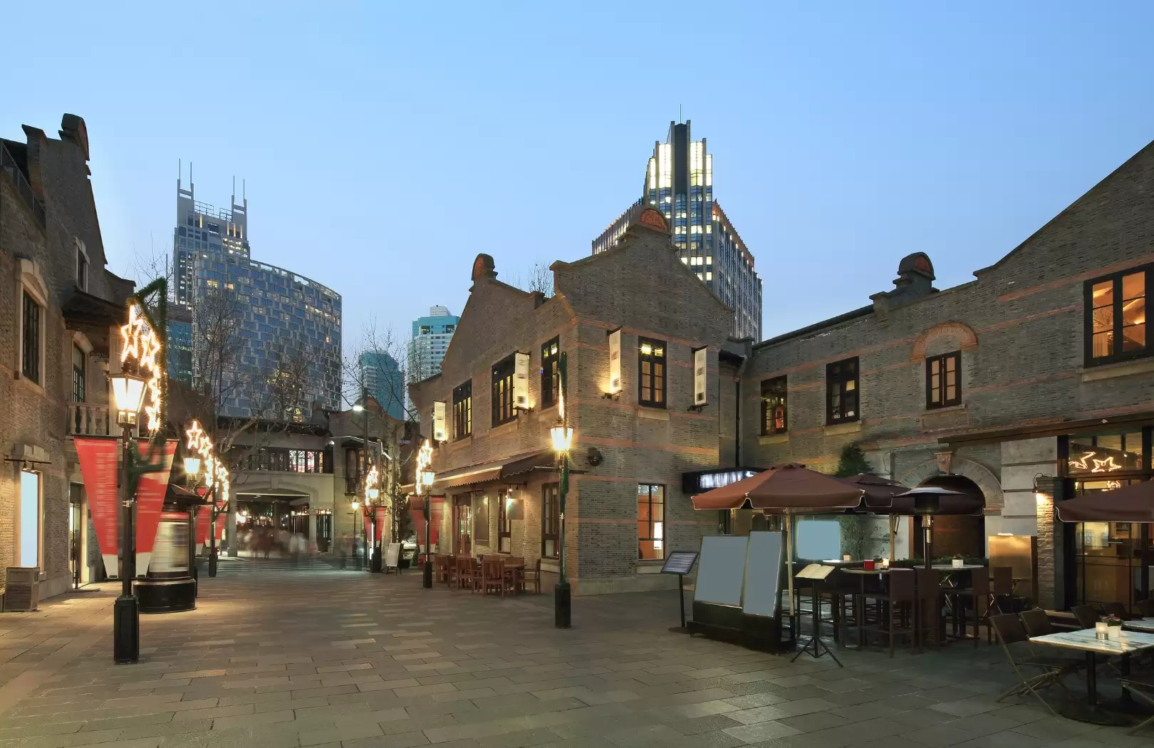 Beijing Universal Studio & Shanghai Disneyland Tour – 8 Days 6 Nights