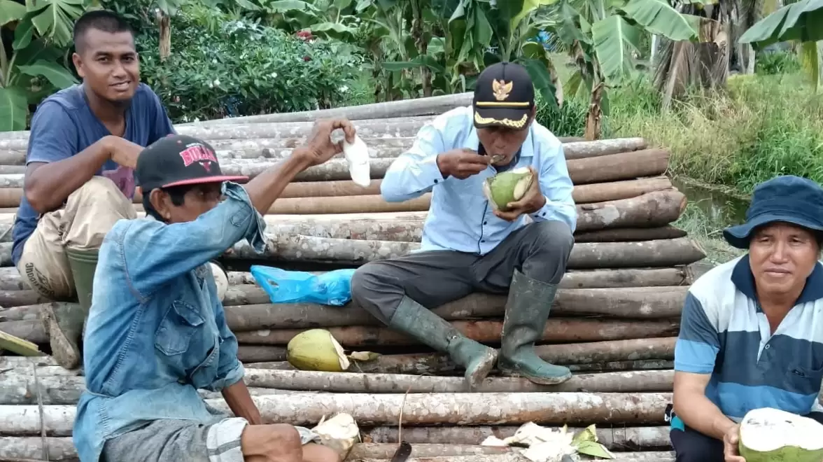 Dari Gotong Royong ke Musyawarah Desa, Warga Sungai Bakau Merajut Asa untuk Infrastruktur