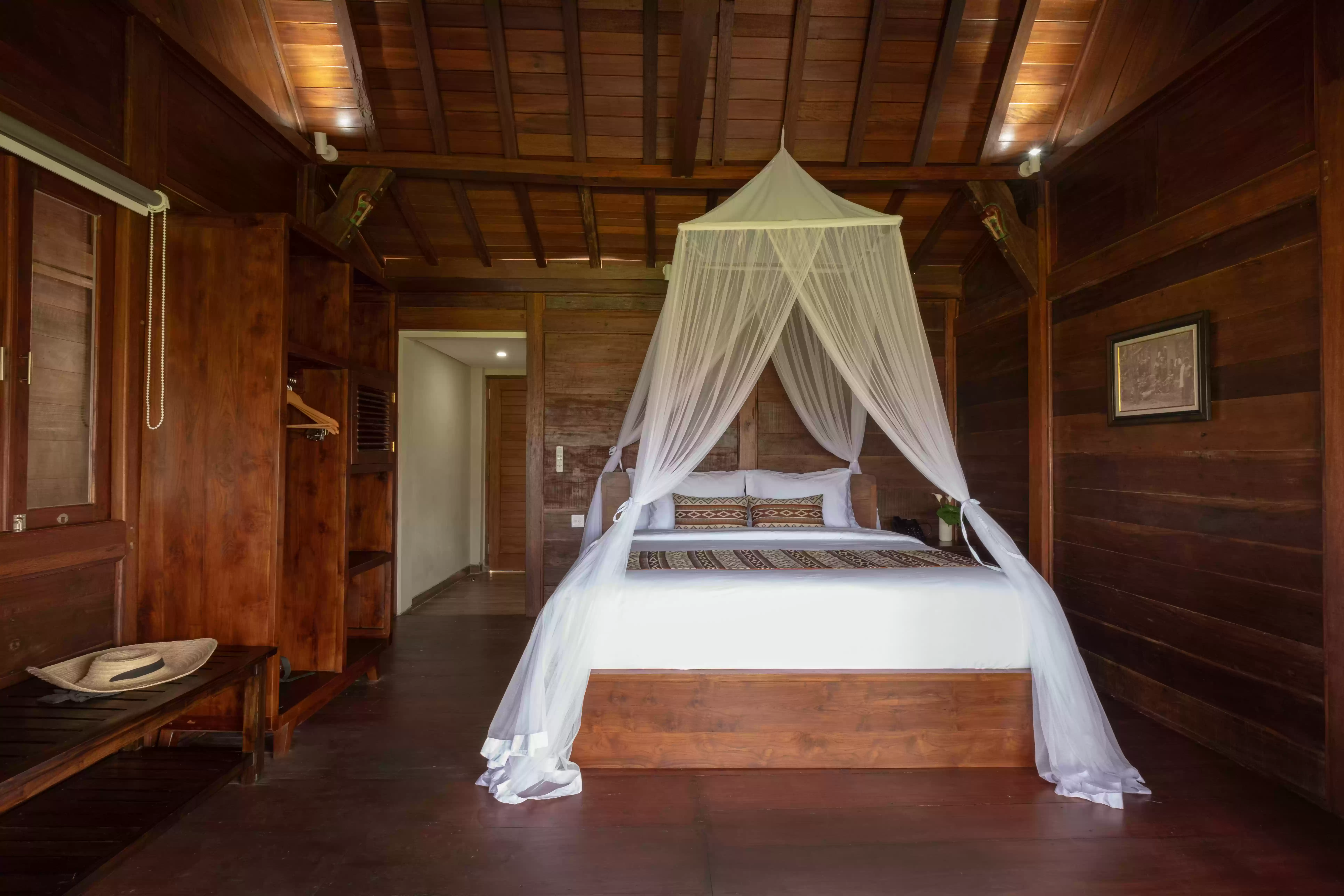 Wooden Villa with Paddy View