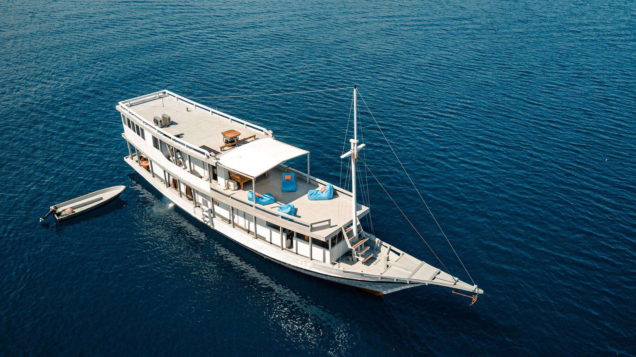 Phinisi Bombana Private Trip