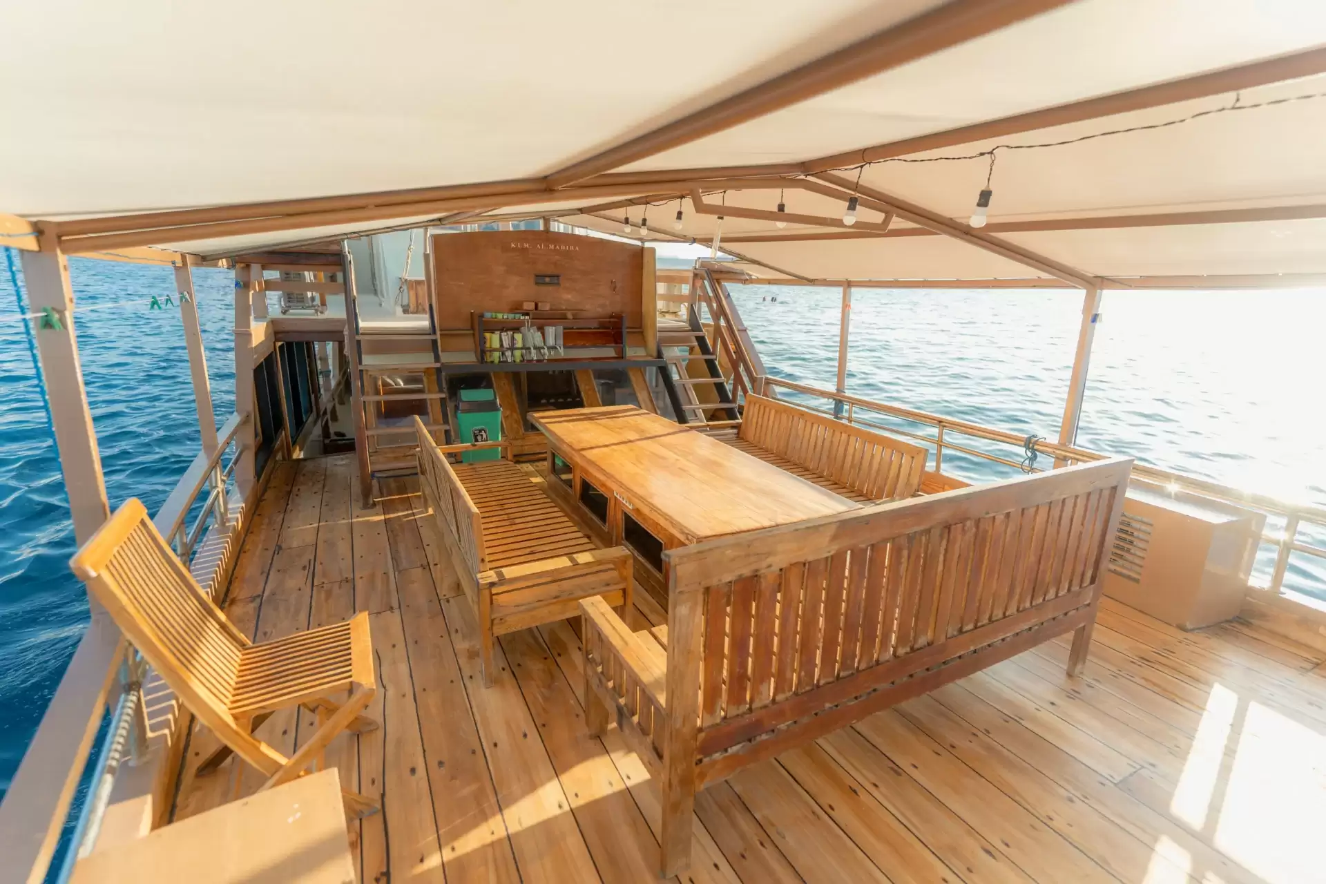 Almadira Sailing Komodo Tour