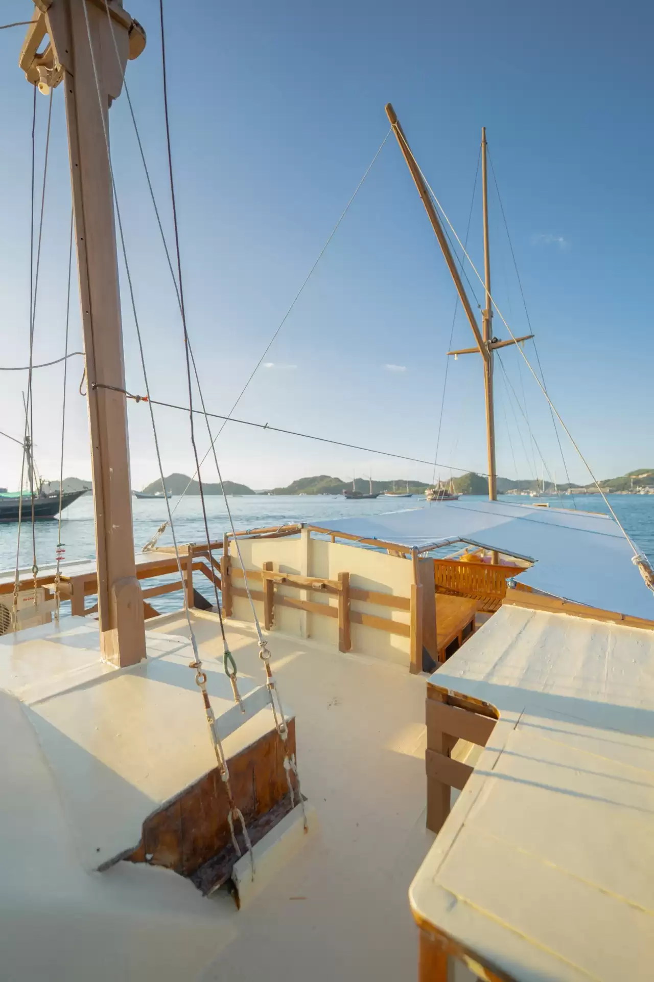 Almadira Sailing Komodo Tour