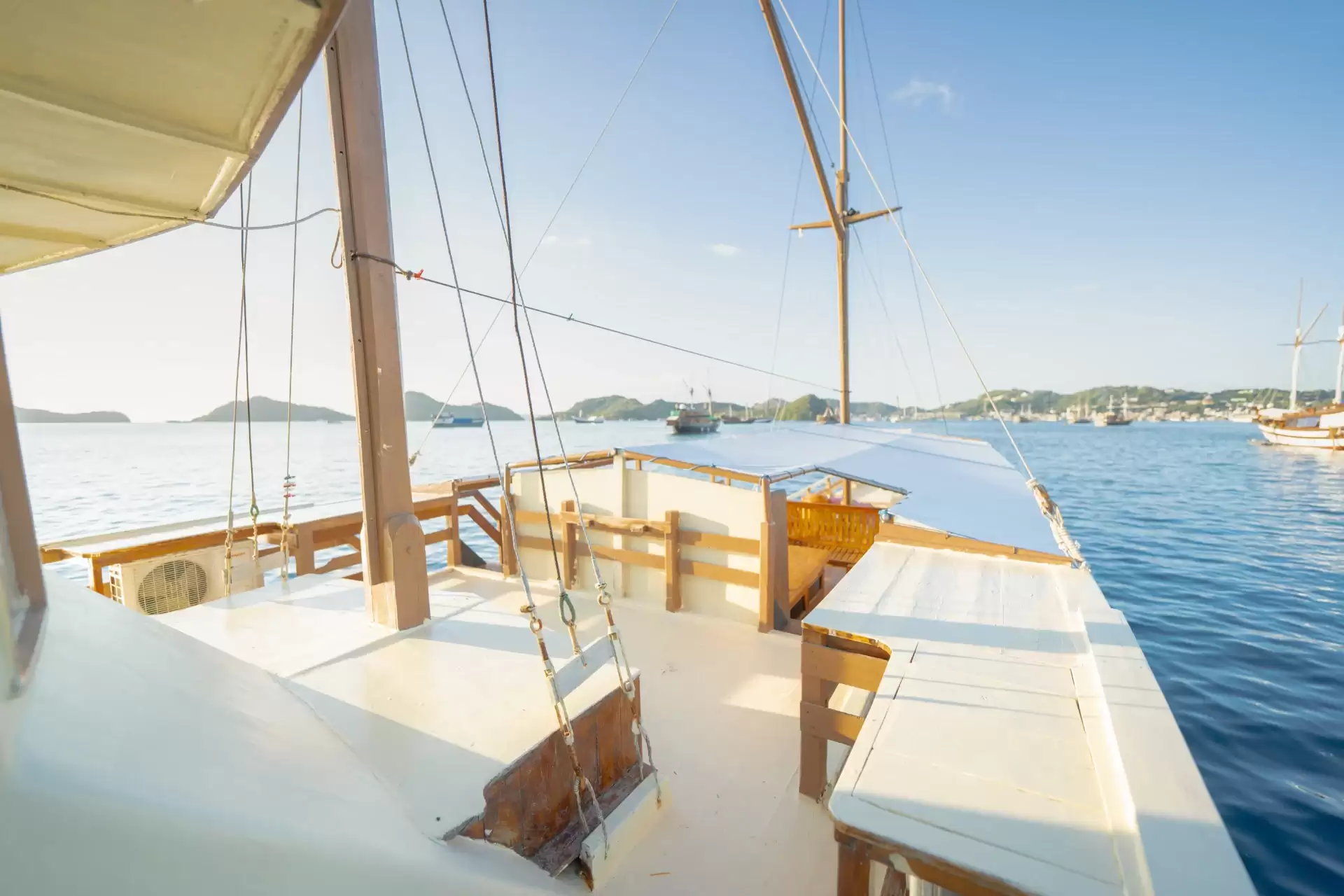 Almadira Sailing Komodo Tour