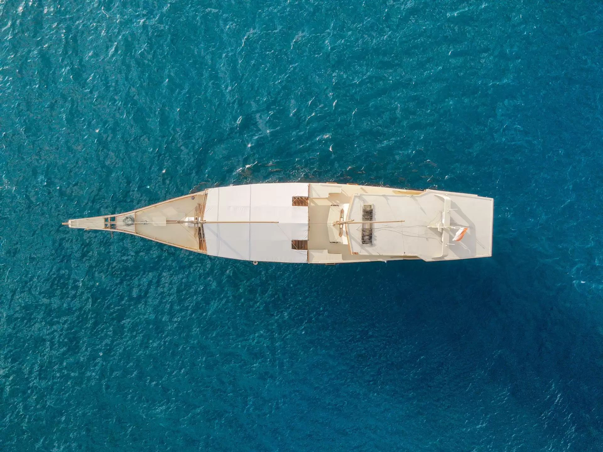 Almadira Sailing Komodo Tour