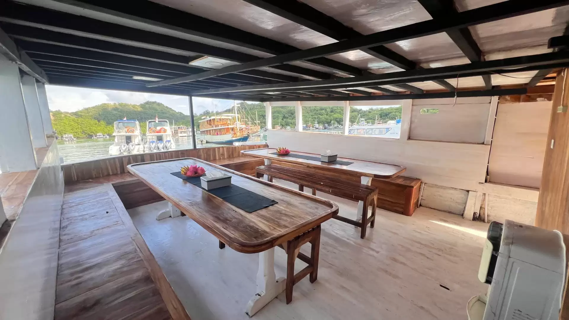 Flores Utama Sailing Komodo Tour