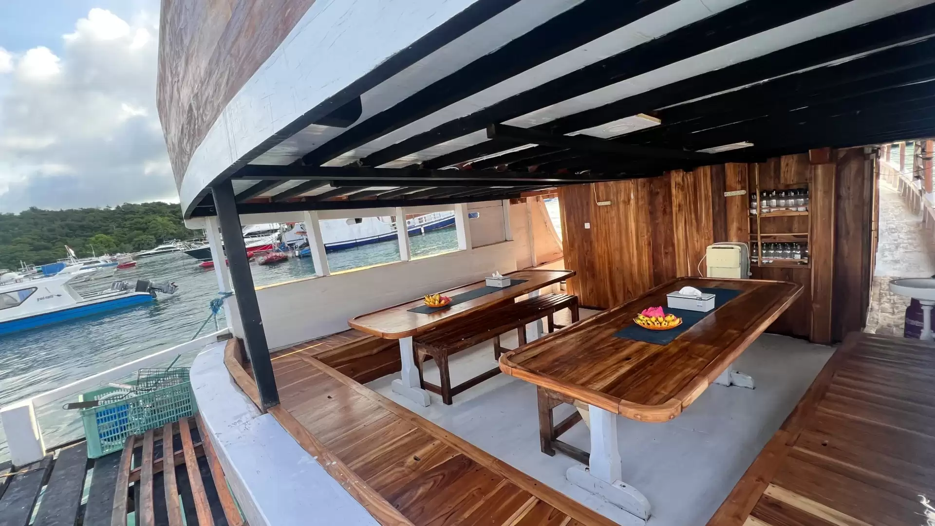 Flores Utama Sailing Komodo Tour