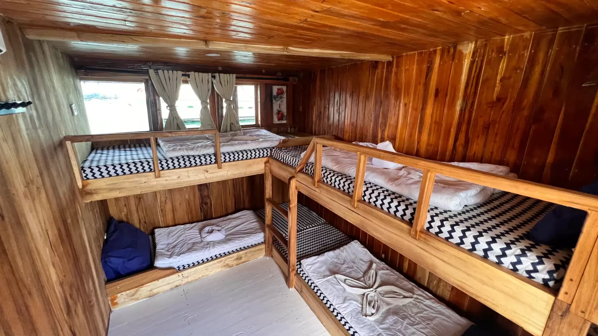 Flores Utama Sailing Komodo Tour