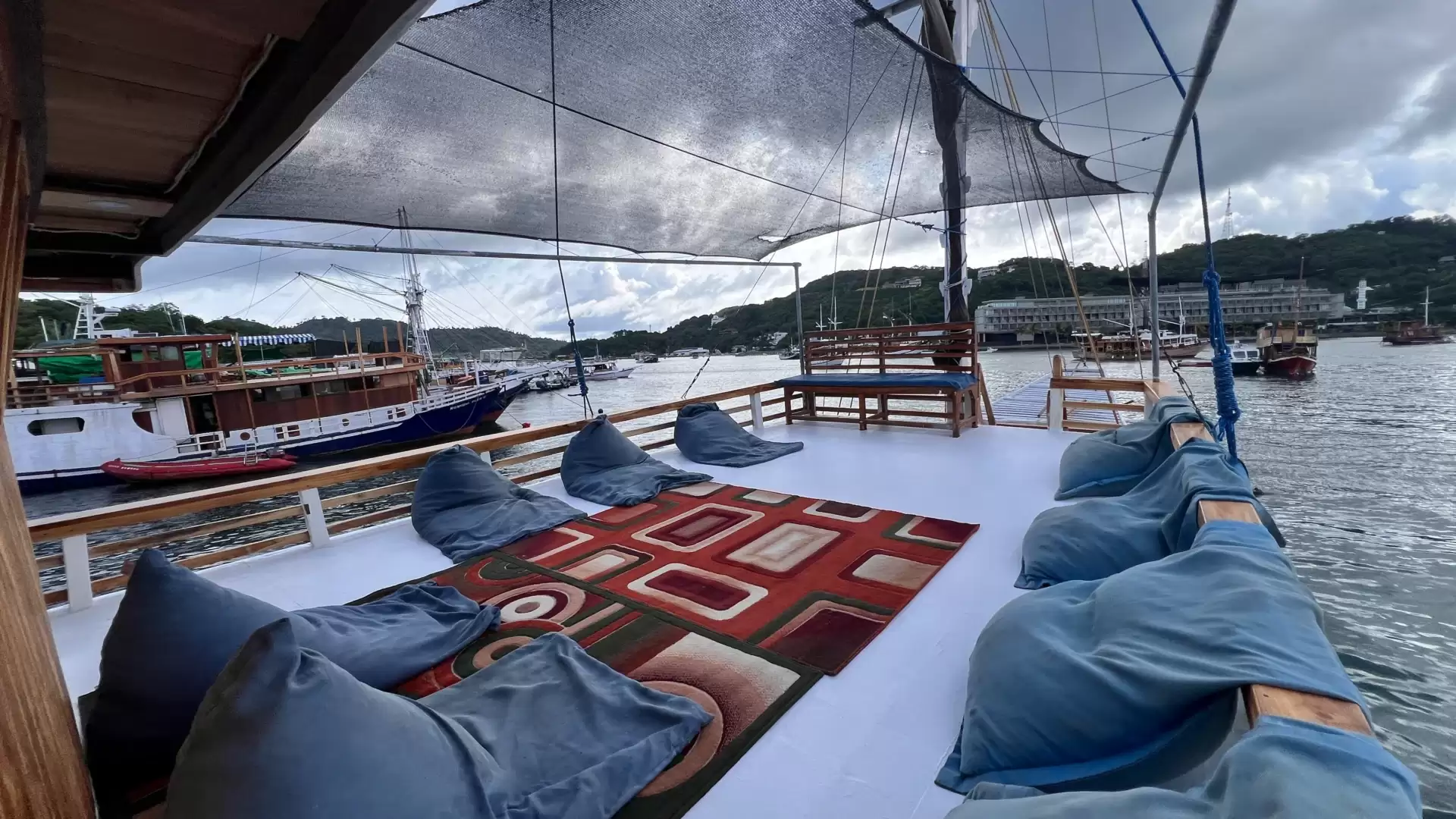 Flores Utama Sailing Komodo Tour