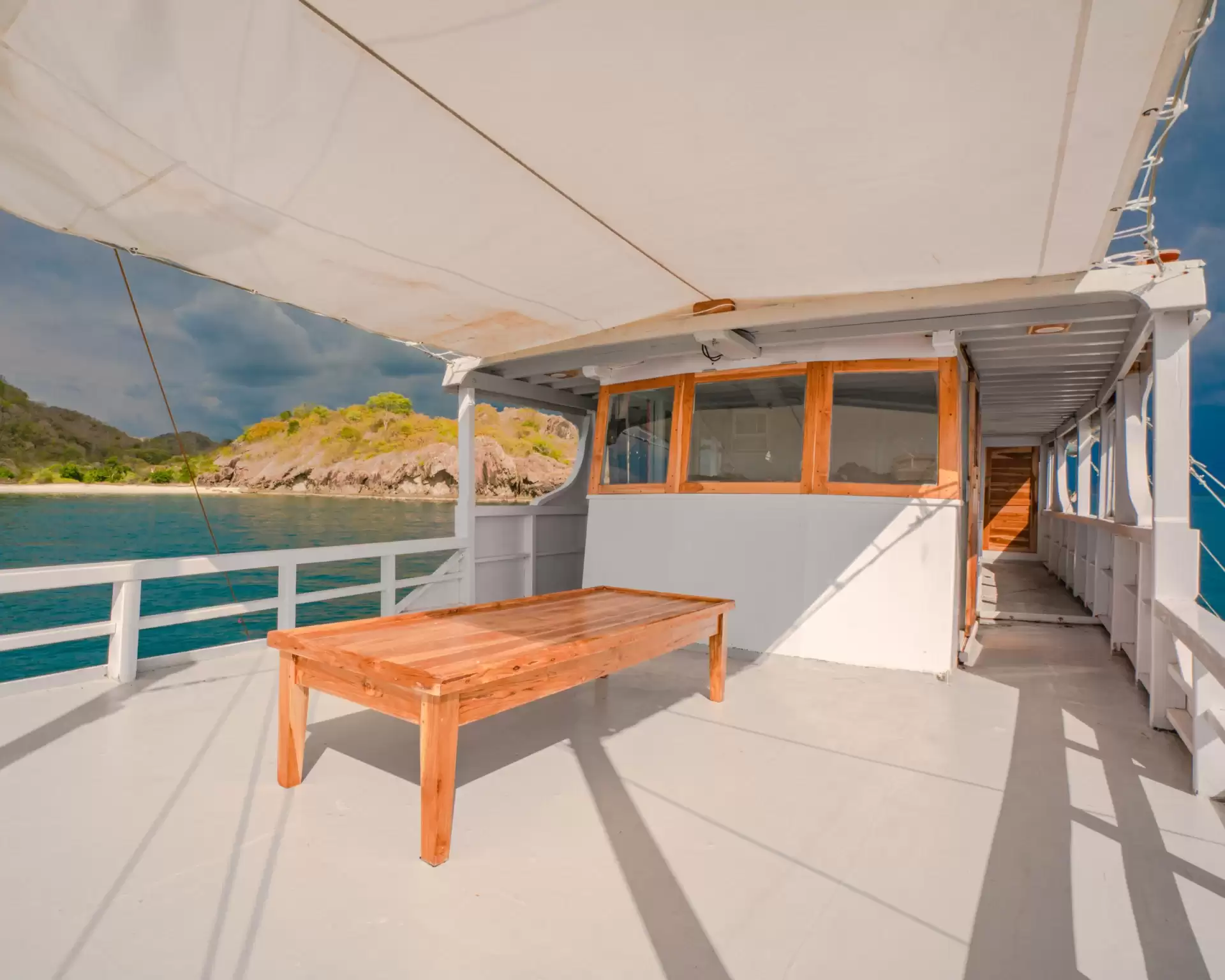 NEW IJC Deluxe Phinisi Sailing Komodo Trip