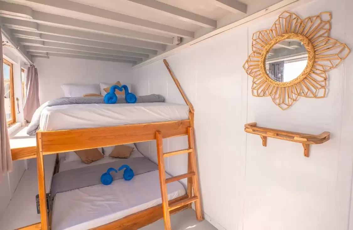 NEW IJC Deluxe Phinisi Sailing Komodo Trip