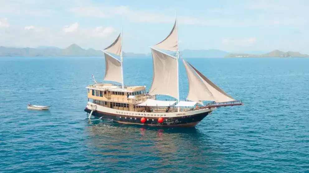 Phinisi Lamborajo 2 Trip