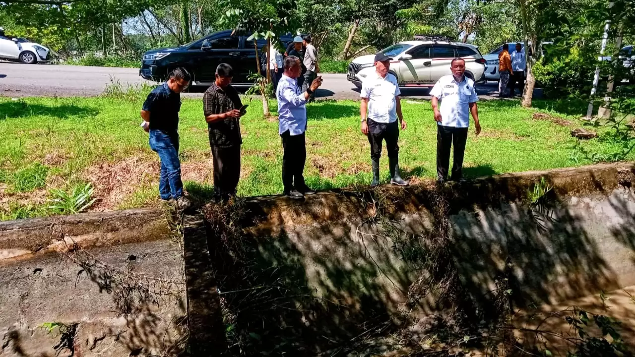 Antisipasi Banjir di Ibu Kota Rohil, Dinas PUPR Lakukan Normalisasi Sejumlah Titik Rawan