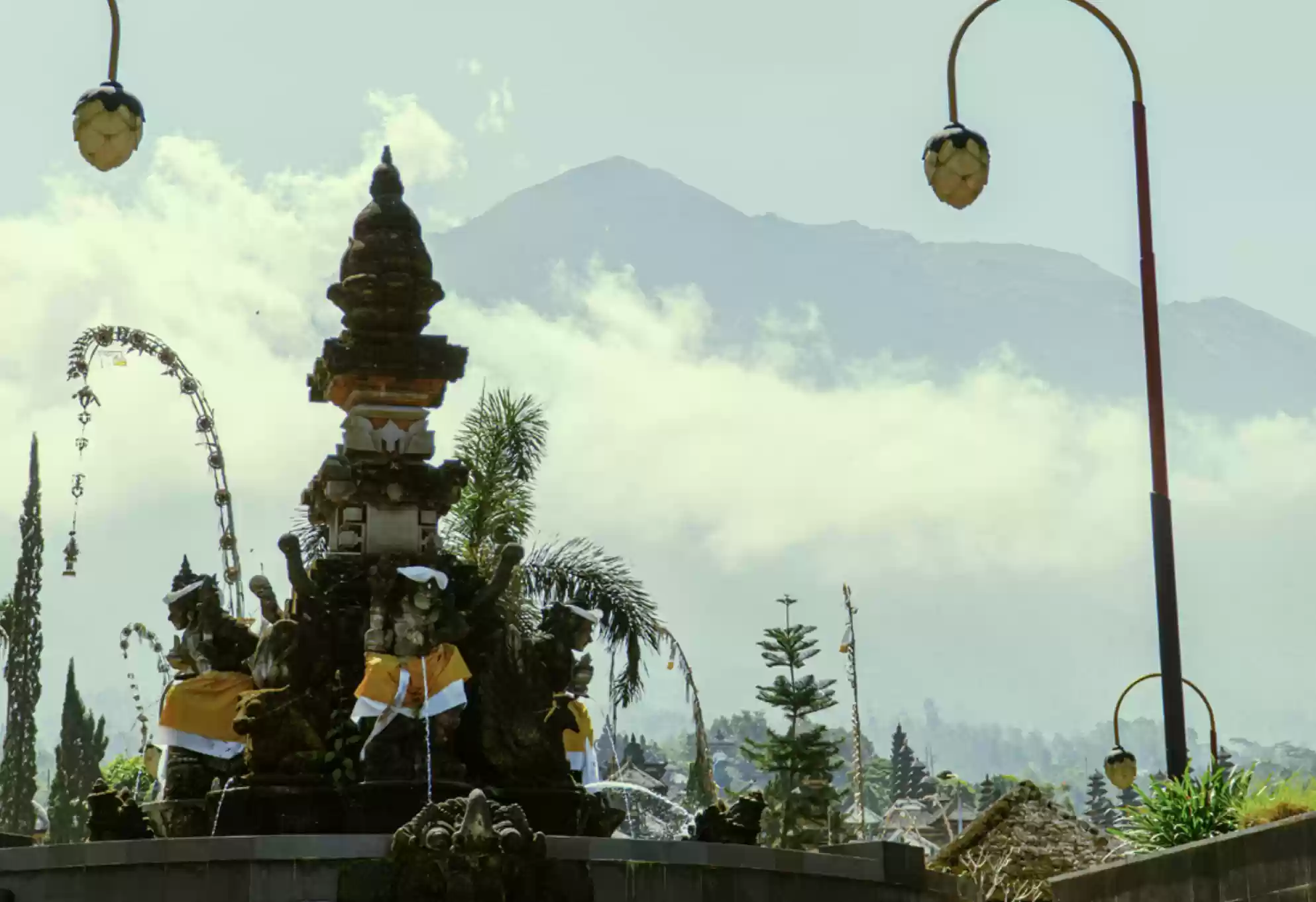 Kedatangan Mpu Kuturan ke Pura Besakih